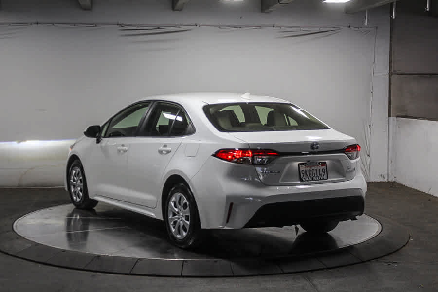 Used 2024 Toyota Corolla LE FWD image 4