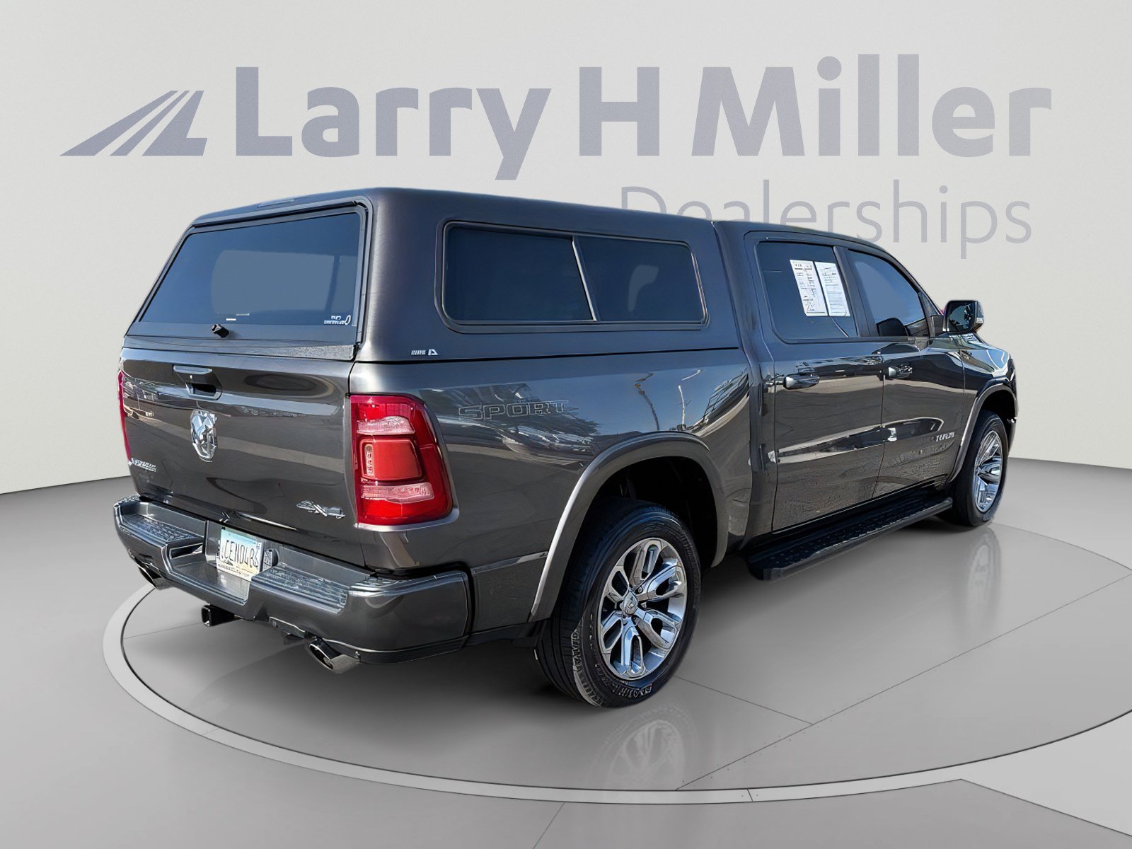 Used 2022 RAM 1500 Laramie w/ Sport Appearance Package AWD/4WD image 6