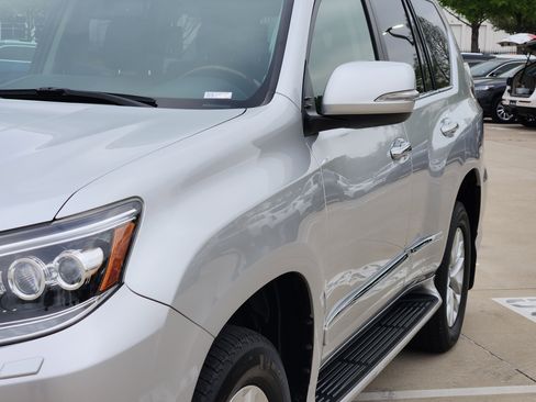 Used 2015 Lexus GX 460 w/ Premium Package image 9