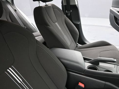 Certified 2024 Hyundai Elantra SEL image 36