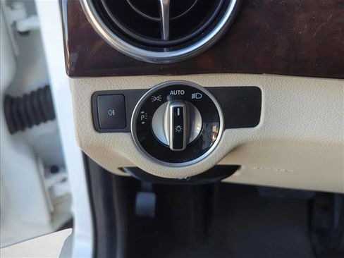 Used 2013 Mercedes-Benz GLK 350 2WD image 16