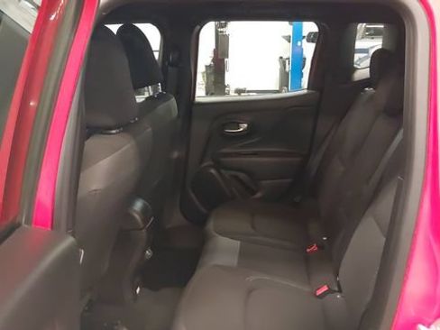 Used 2022 Jeep Renegade Altitude w/ Convenience Group AWD/4WD image 31