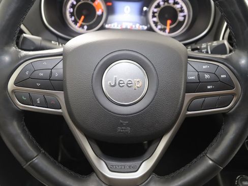 Used 2020 Jeep Cherokee Limited image 34