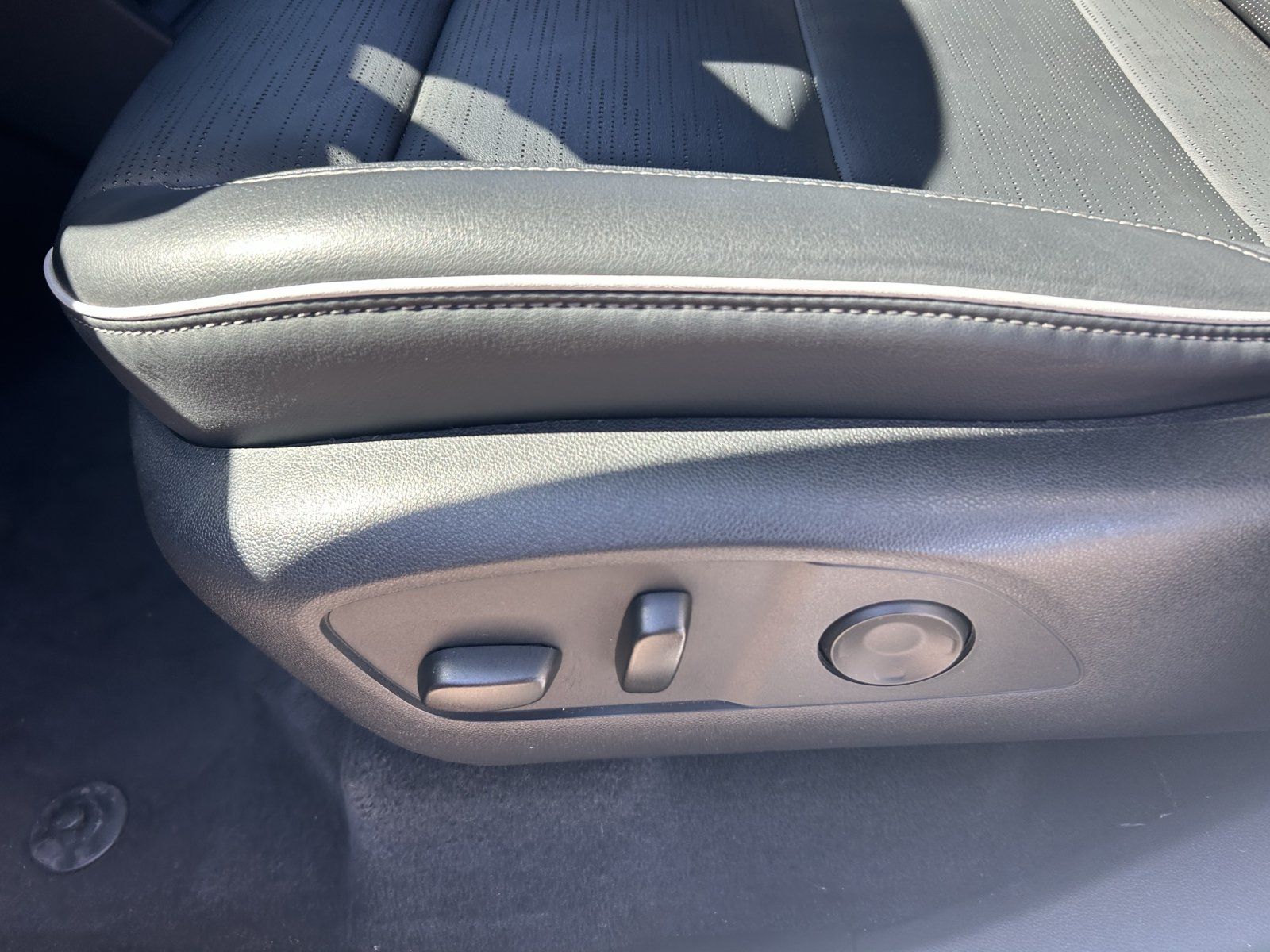Used 2026 Buick Enclave Sport Touring FWD image 15