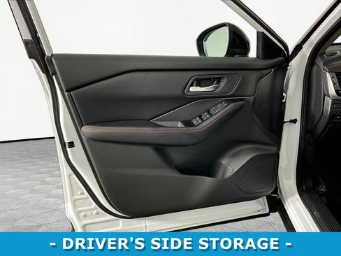 Used 2025 Nissan Rogue SV AWD/4WD image 20