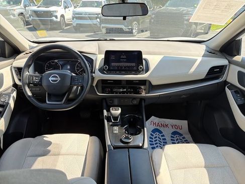 Used 2025 Nissan Rogue SV AWD/4WD image 12