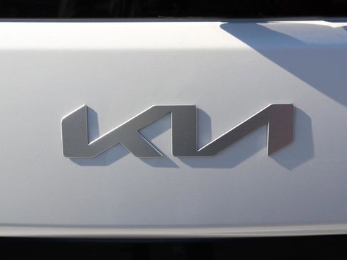 Used 2023 Kia Soul LX FWD image 48