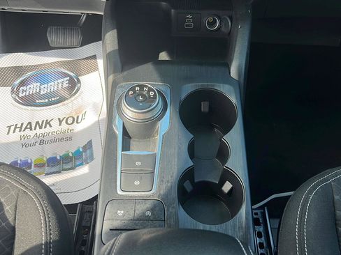 Used 2025 Ford Escape Active AWD/4WD image 21