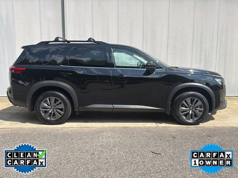 Used 2023 Nissan Pathfinder SV w/ SV Premium Package AWD/4WD image 2