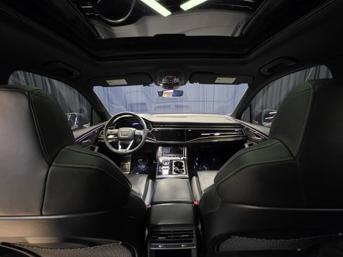Used 2023 Audi SQ7 Prestige AWD/4WD image 2