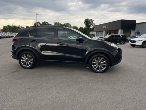 Used 2021 Kia Sportage S w/ S AWD Premium Package image 2