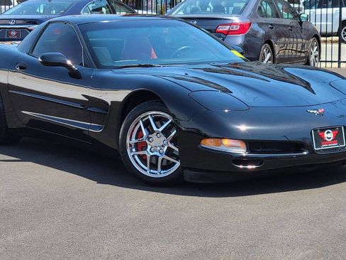 Used 1999 Chevrolet Corvette Coupe w/ Lighting Pkg RWD image 4