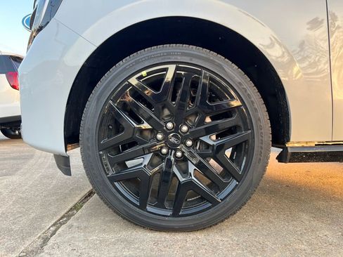 New 2026 Ford Expedition Platinum w/ Stealth Performance Package image 27