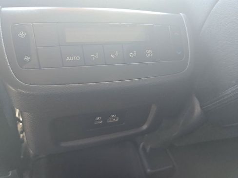 Used 2025 Nissan Pathfinder SL AWD/4WD image 23