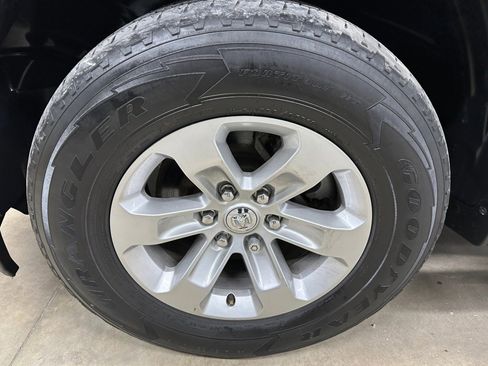 Used 2023 RAM 1500 Laramie AWD/4WD image 38