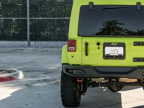 Used 2017 Jeep Wrangler Unlimited Rubicon image 47