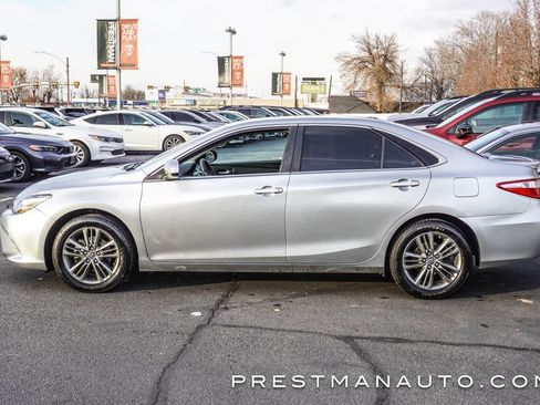 Used 2016 Toyota Camry SE image 12