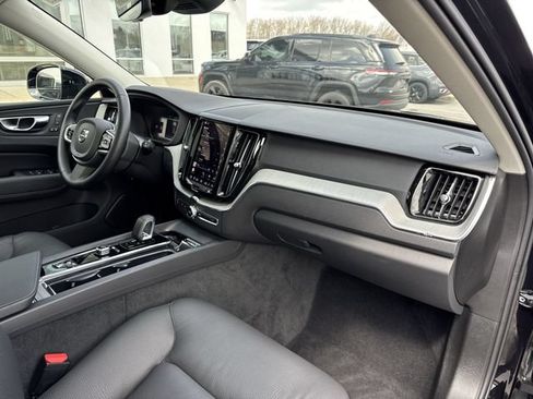Used 2025 Volvo XC60 B5 Plus w/ Protection Package Premier AWD/4WD image 29