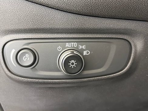 Used 2022 Chevrolet Equinox LT AWD/4WD image 24