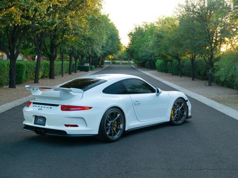Used 2015 Porsche 911 GT3 RWD image 4