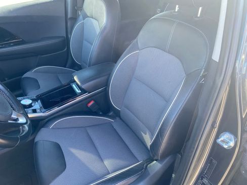 Used 2022 Kia Niro EX FWD image 11
