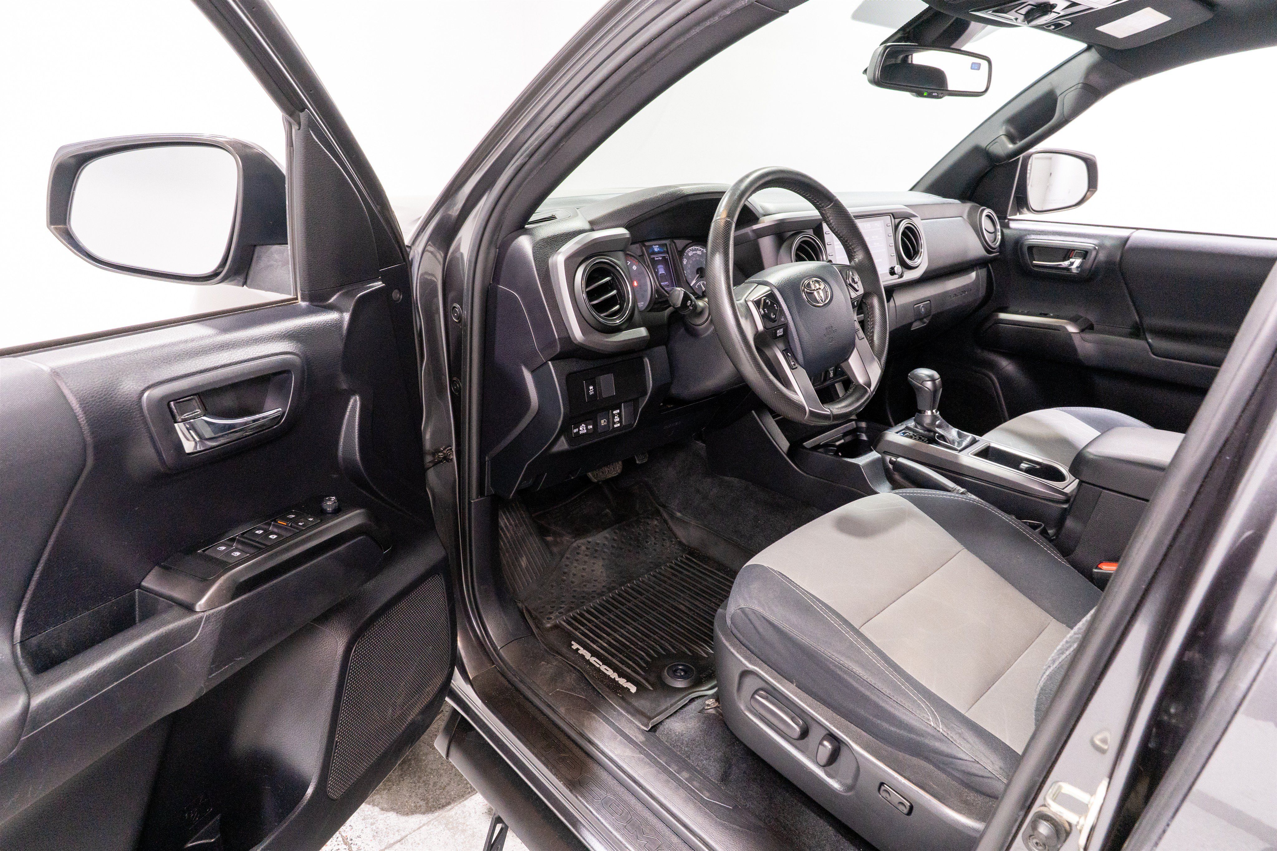 Used 2020 Toyota Tacoma TRD Off-Road AWD/4WD image 13
