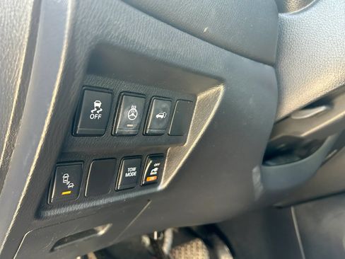 Used 2020 Nissan Pathfinder SL FWD image 29