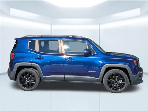 Used 2018 Jeep Renegade Altitude w/ Advanced Technology Group image 7