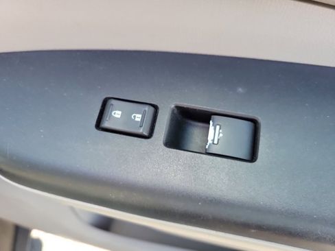 Used 2013 Honda CR-V LX image 9