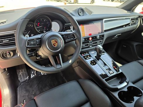New 2026 Porsche Macan AWD/4WD image 4