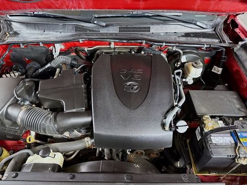 Used 2021 Toyota Tacoma SR AWD/4WD image 29