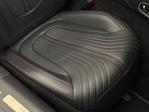 Used 2023 Aston Martin DB11 Volante image 64