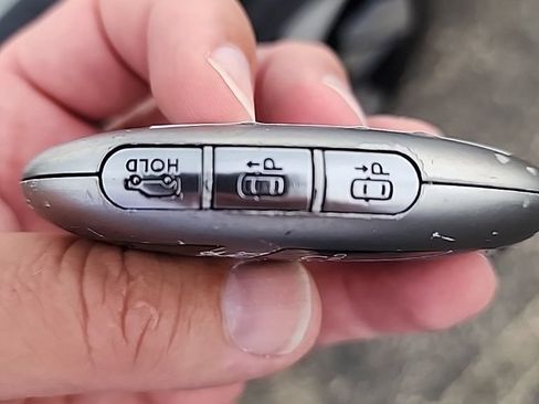 Used 2024 Hyundai Kona Limited AWD/4WD image 6