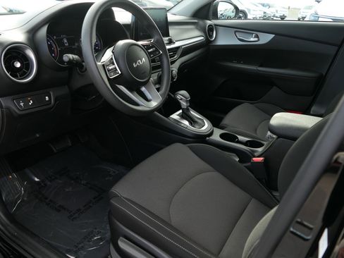 Used 2023 Kia Forte LXS w/ LXS Technology Package image 11