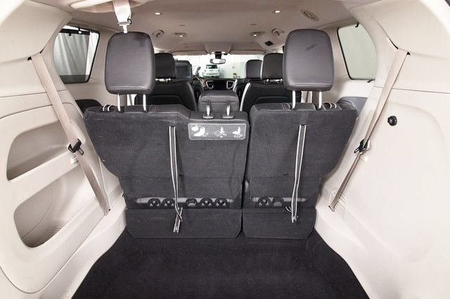 Used 2018 Chrysler Pacifica Touring-L Plus FWD image 26