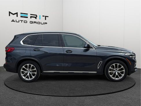 Used 2019 BMW X5 xDrive50i w/ Parking Assistance Package AWD/4WD image 10