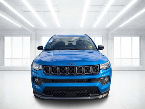 Used 2025 Jeep Compass Latitude w/ Altitude Special Edition image 8