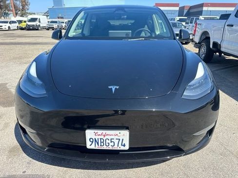 Used 2024 Tesla Model Y 2WD image 2