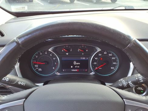 Used 2021 Chevrolet Traverse LT FWD image 10