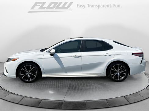 Used 2018 Toyota Camry SE w/ Moonroof Package FWD image 5