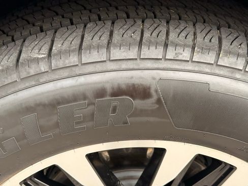 Used 2025 Ford Expedition Platinum image 60