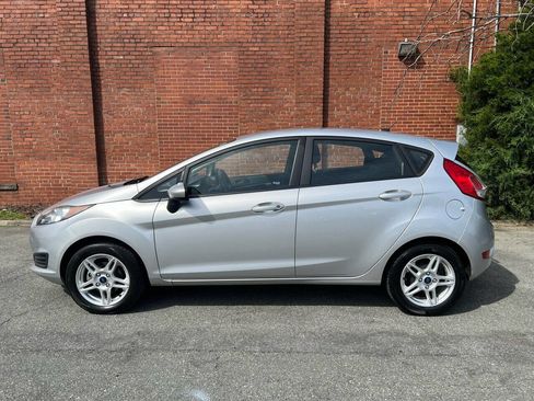 Used 2019 Ford Fiesta SE image 6