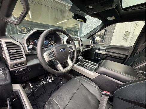 Used 2017 Ford F150 Lariat image 22