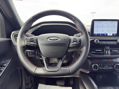 Used 2025 Ford Escape ST-Line AWD/4WD image 14