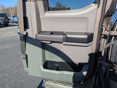 Used 2018 Ford F150 XLT w/ Equipment Group 302A Luxury image 31