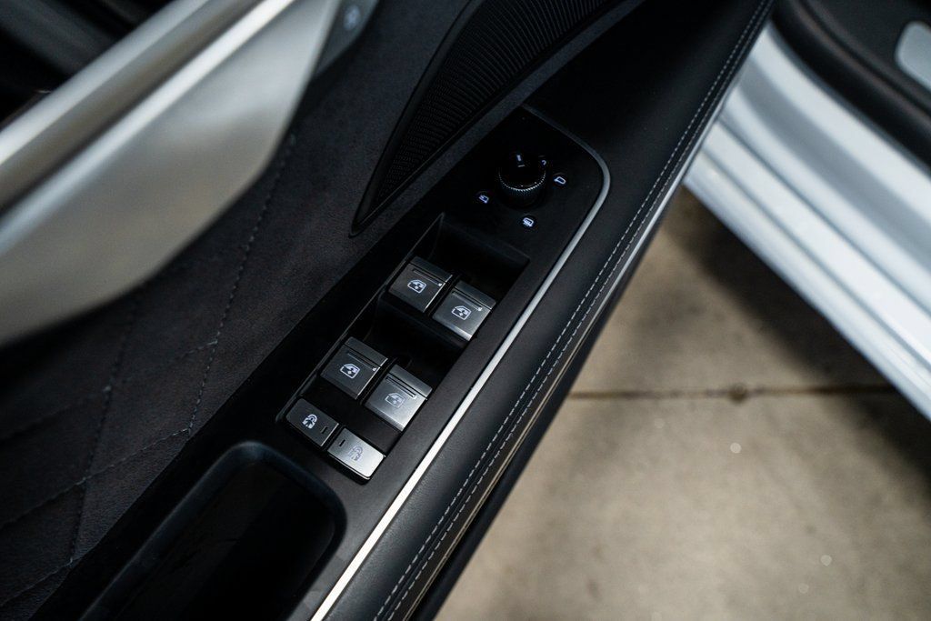 Used 2023 Audi S8 AWD/4WD image 30