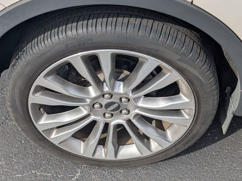 Used 2018 Lincoln MKX Reserve w/ Driver Assistance Package image 21