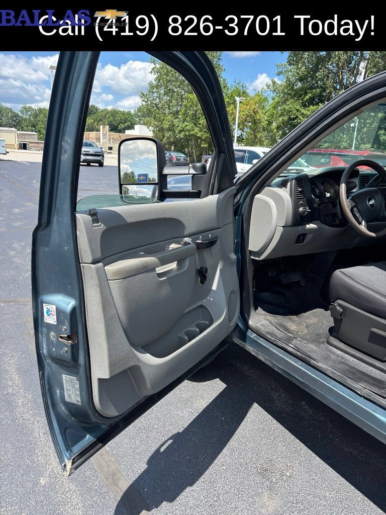Used 2012 Chevrolet Silverado 2500 W/T AWD/4WD image 7