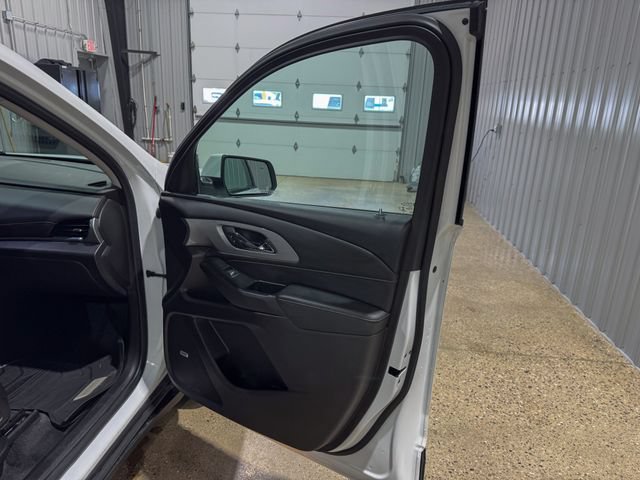 Used 2021 Chevrolet Traverse RS AWD/4WD image 25