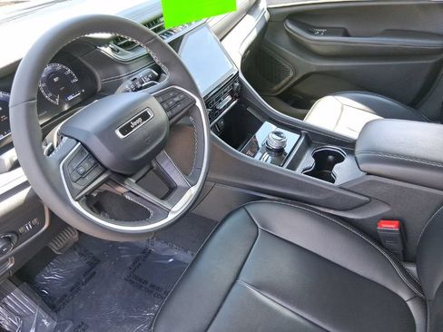 Certified 2023 Jeep Grand Cherokee L Limited AWD/4WD image 21